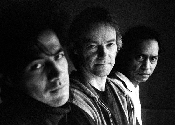 Snowy White & The White Flames