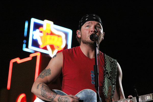 Stoney LaRue