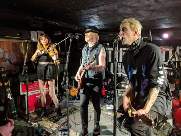 The Mahones