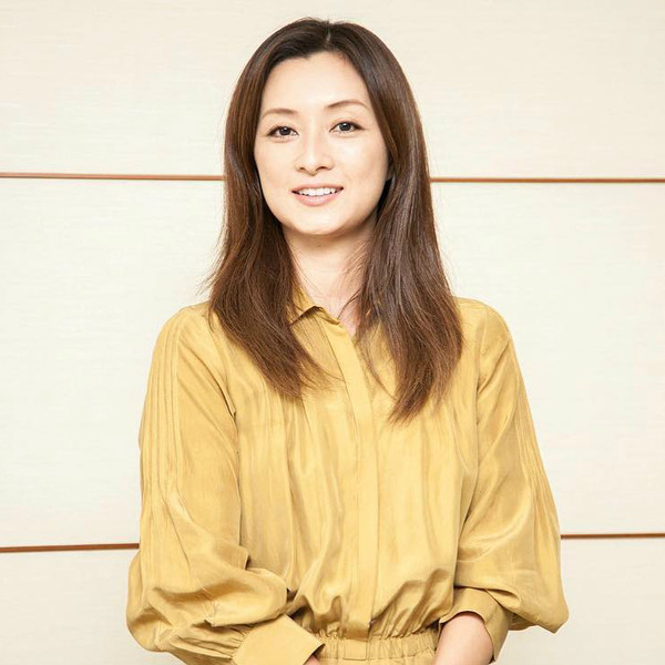 Tomiko Van