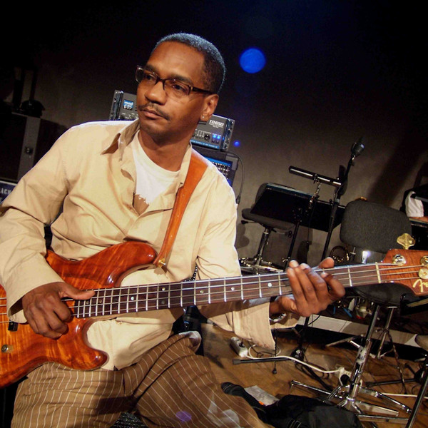 Victor Bailey