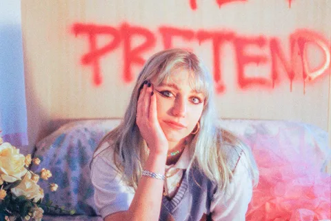 Abbie Ozard: "When I'm dead happy, I find it really hard to write. PLEASE someone have a go at me"