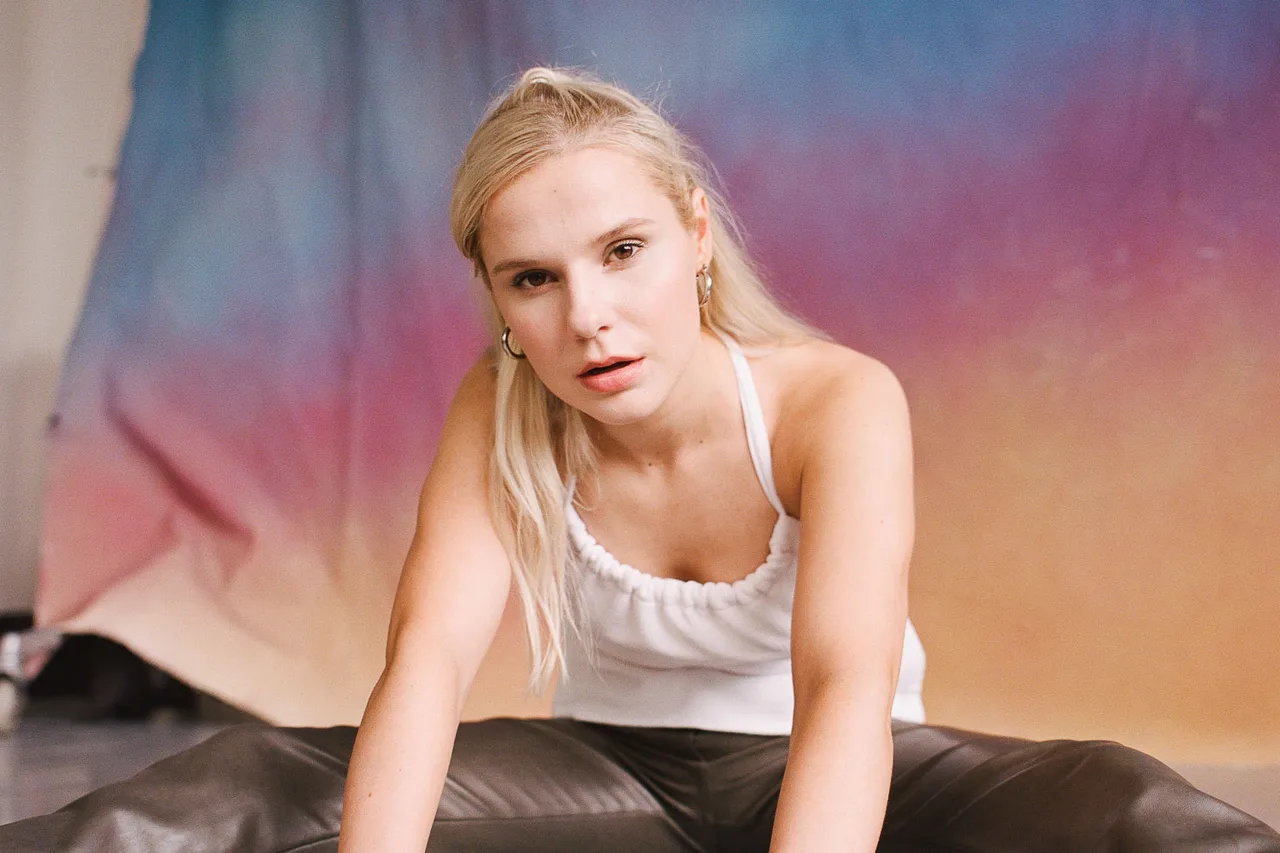 Elio: “I work with her every day, so there’s the Charli that I work with who I forget is actually Charli XCX”