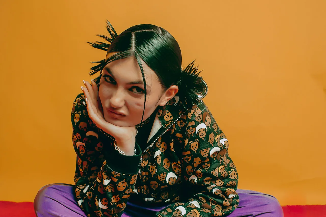 Willow Kayne: "It's ballsy music; I'm very rude in my lyrics"