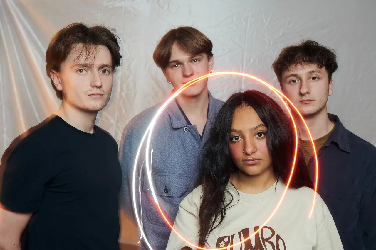 Hype List 2022: English Teacher: "The message of the music is 100% the most important thing"