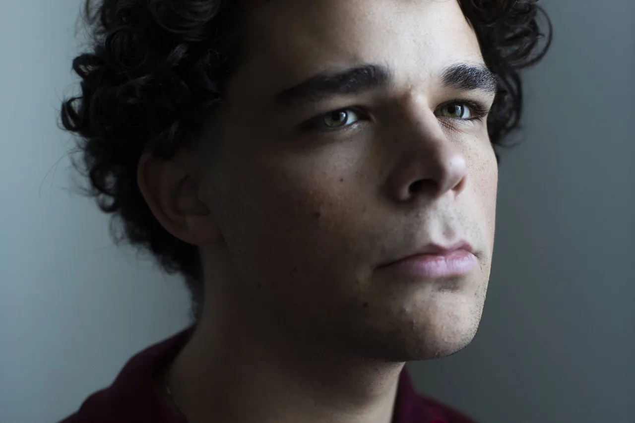 Charlie Hickey: “Everything is complicated, and nothing is 100% sad or happy”