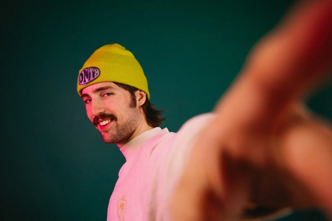 Will Joseph Cook: Goofin' around