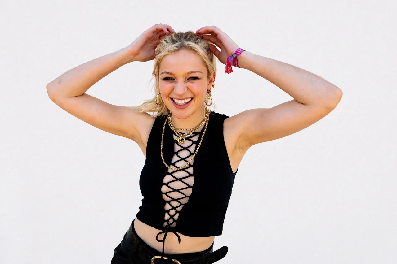 Dylan: “I’m just a massive wannabe rock star who can only write pop songs”