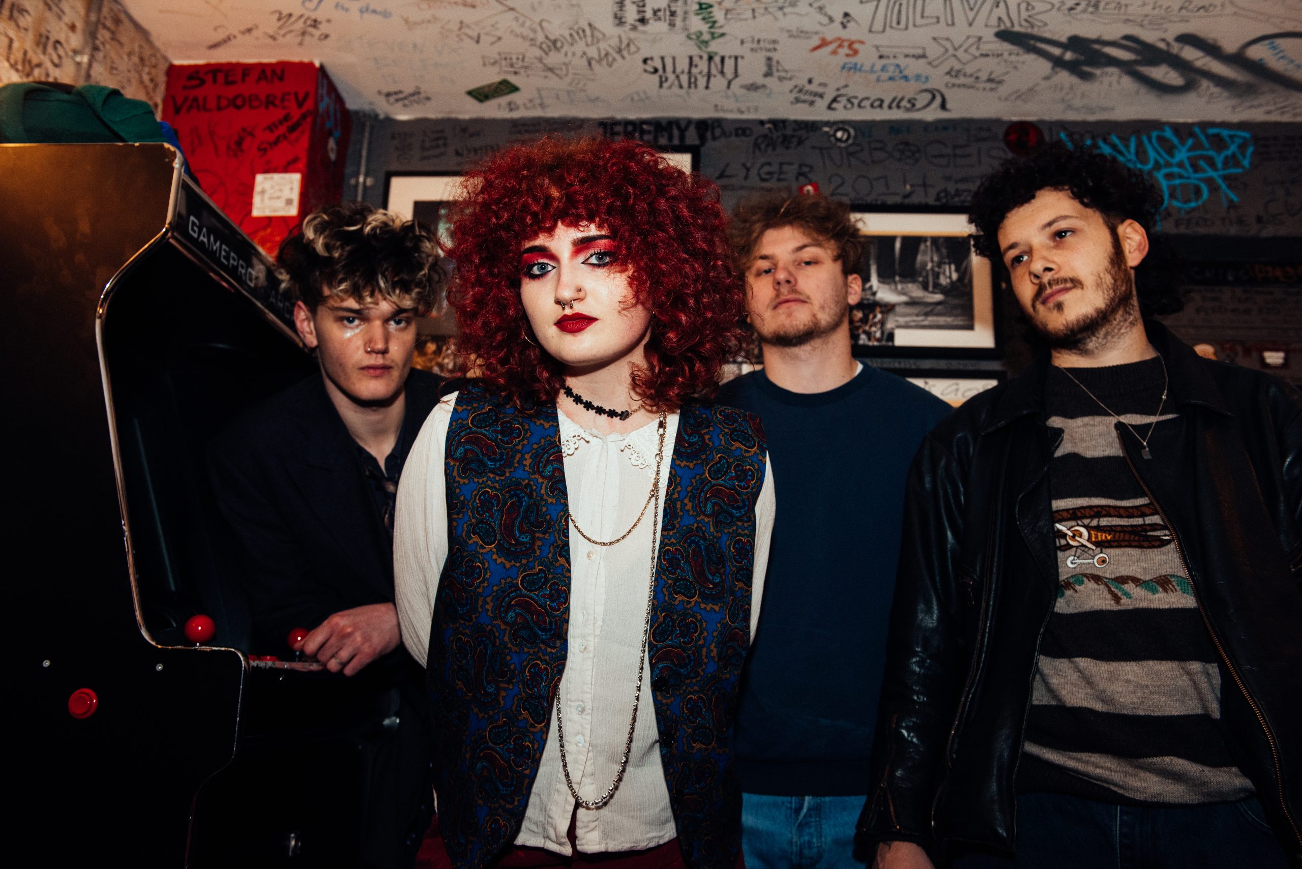 She's In Parties – End Scene - EP (2023) | Album profile | Dork