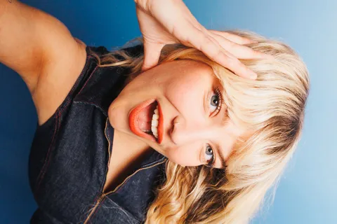 It's raining rats and frogs - Cate's new sadbanger 'Girlfriend' is a 5 star bop