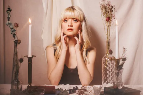 Maisie Peters: "It's about being the good witch and deciding to use your power for good"