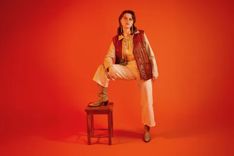 "I feel like I've had ten years of experiences in two" - Ellie Dixon is a future alt-pop legend from her own bedroom