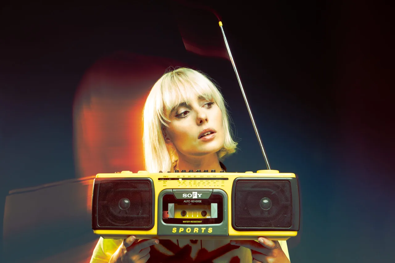 SOFY is channelling "pure chaos" with her brand new single, 'Ashley Cole Type Beat'