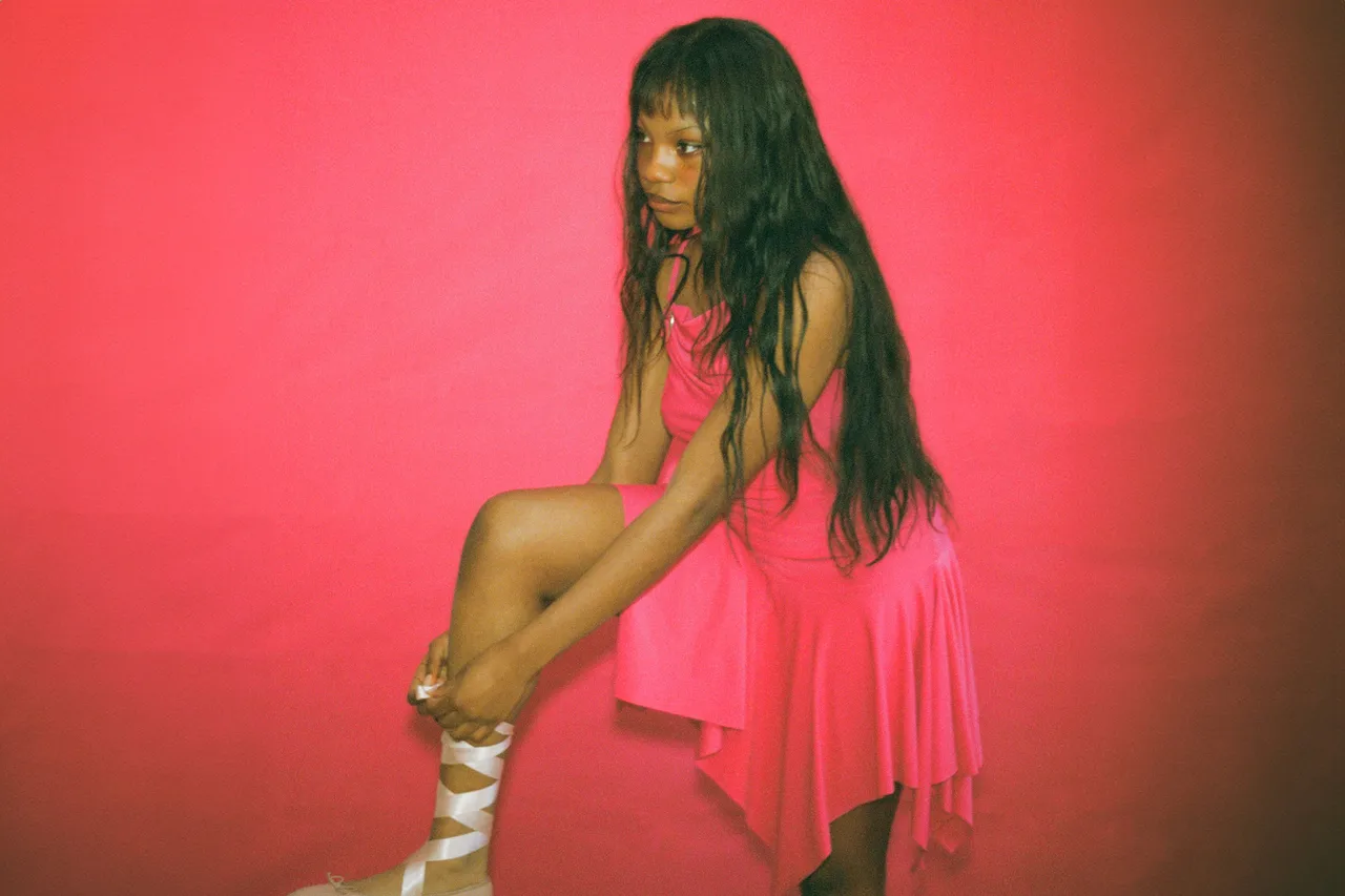 EFÉ is ready for what's next with her new single, 'Truth☆Truth': "I'm learning that you have to go and get what it is that you want"