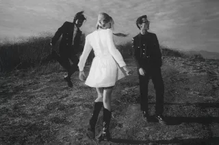 Sunday (1994): Life through a lens