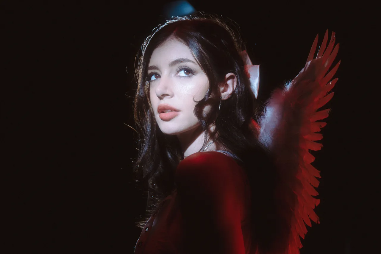 Chrissy Costanza: "There's nothing to gain from playing it safe"