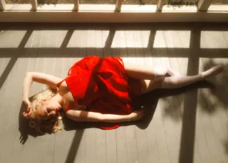 Holly Macve is a dreamer in her own 'Wonderland'