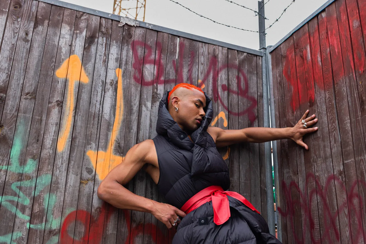 Watch LIE NING perform a stripped-back version of their playful, 00s-inspired single ‘Boys’