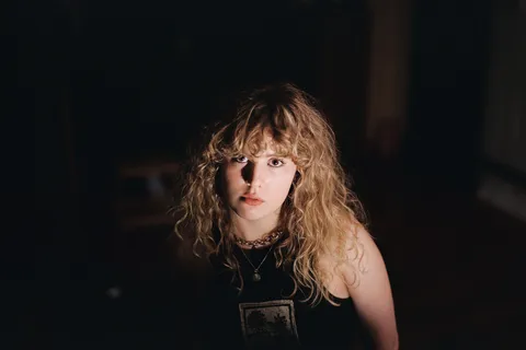 Fiona-Lee turns teenage tribulations into guitar-driven gold