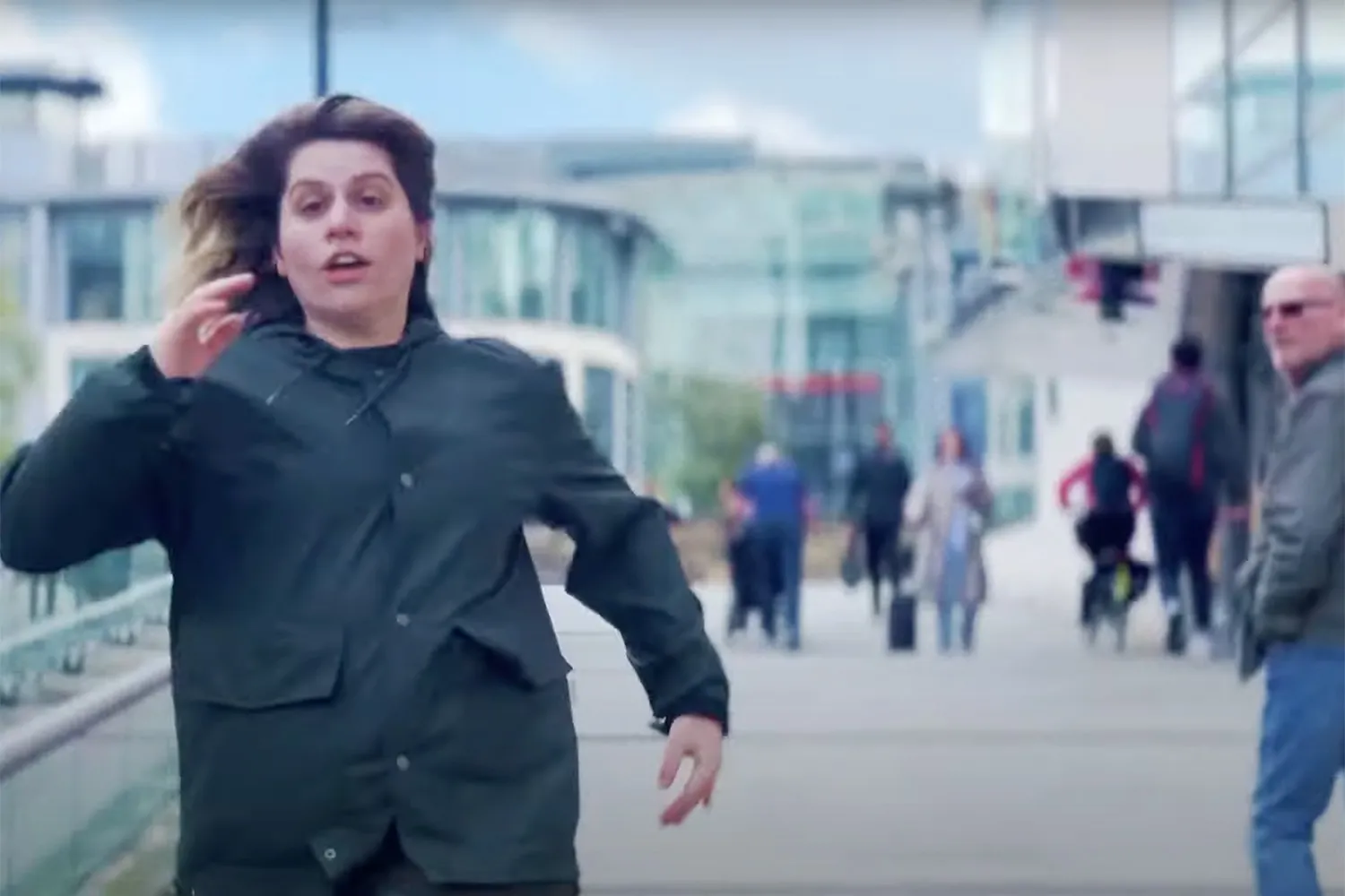 Alex Lahey goes for a casual run around Manchester for her new 'On The Way Down' video