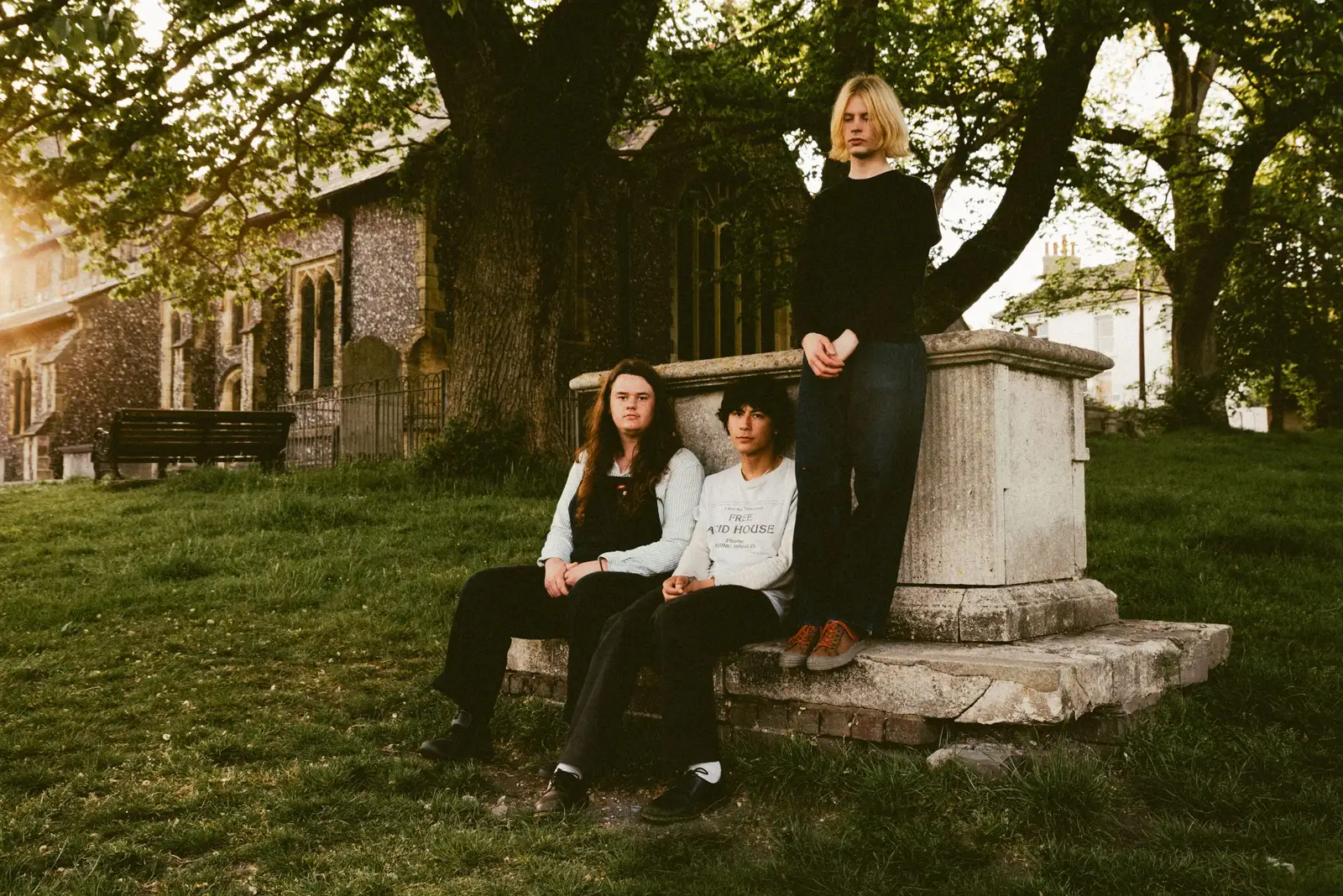 thistle. have shared ‘pylon’, a new single they credit to an energy drink