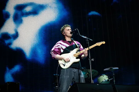 Sam Fender earns his hometown hero status at St. James' Park