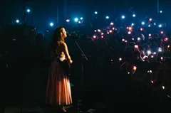 Laufey has shared a new video for 'Madwoman'