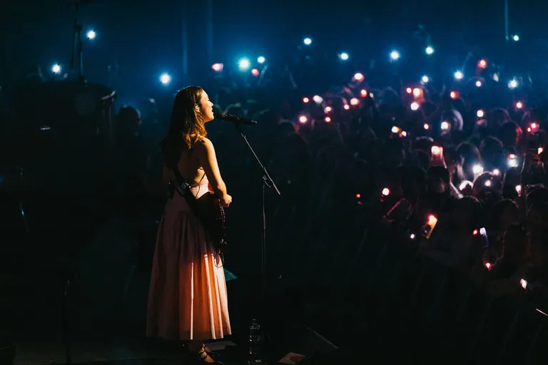 Laufey has shared a new video for 'Madwoman'