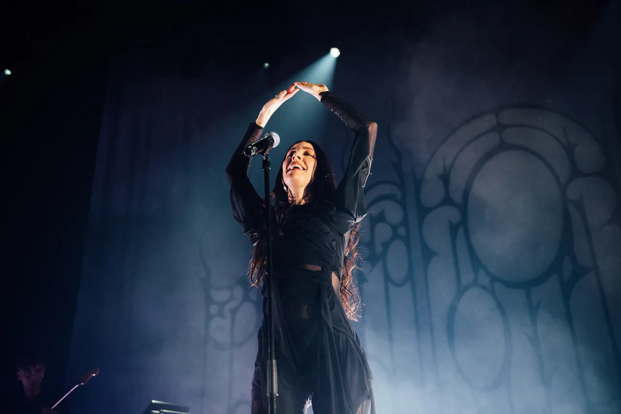 Caroline Polachek flings open the door to superstardom at London's Roundhouse