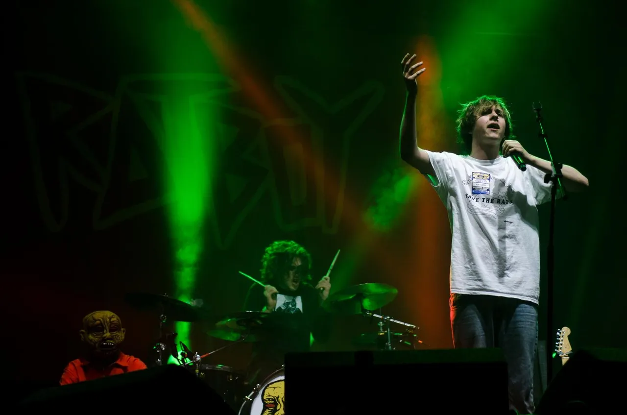 Rat Boy keeps Reading 2016 jumping