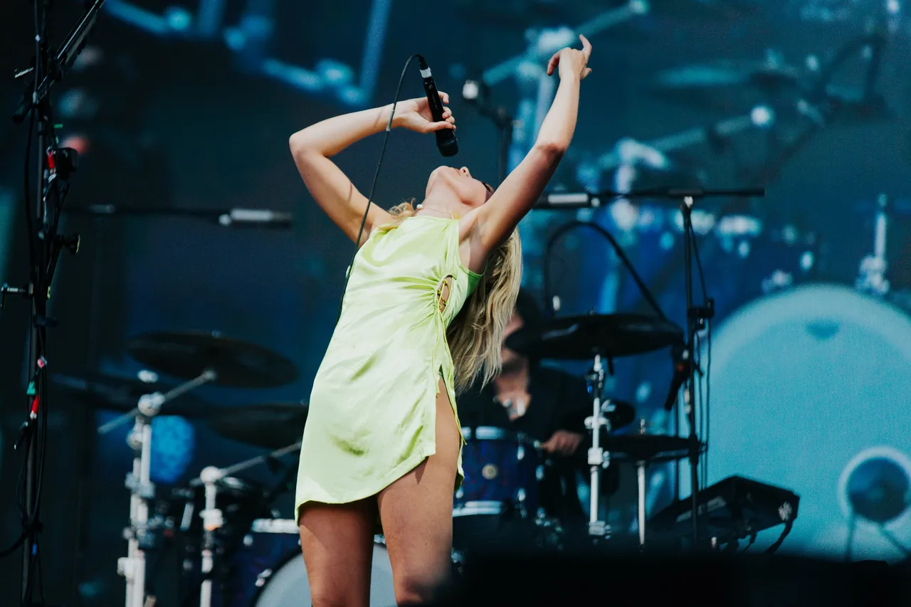 Wolf Alice stake their claim as Arctic Monkeys, Bring Me The Horizon and more mark a big second day at Reading 2022