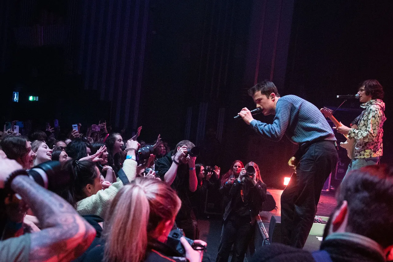 Wallows deliver tender anthems of nostalgia for a fast-moving generation at London's Eventim Apollo