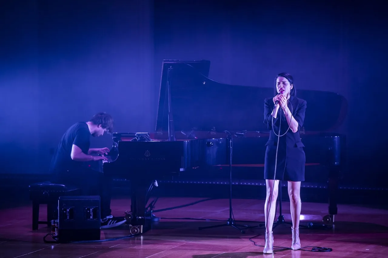St. Vincent destroys and rebuilds 'Masseduction' at London's Cadogan Hall