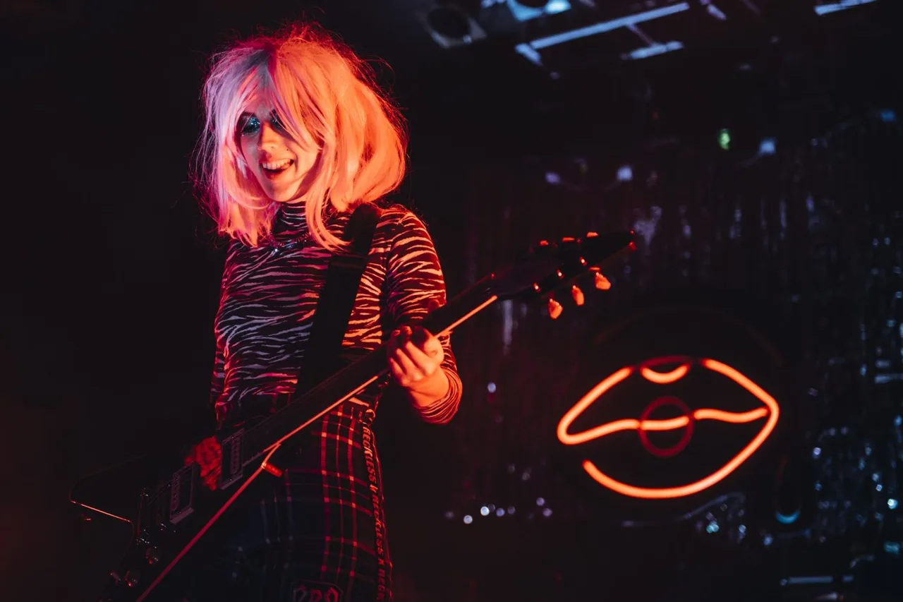 Black Honey make London's Electric Ballroom their playground