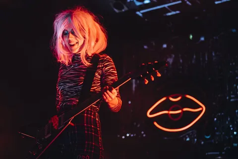 Black Honey make London's Electric Ballroom their playground