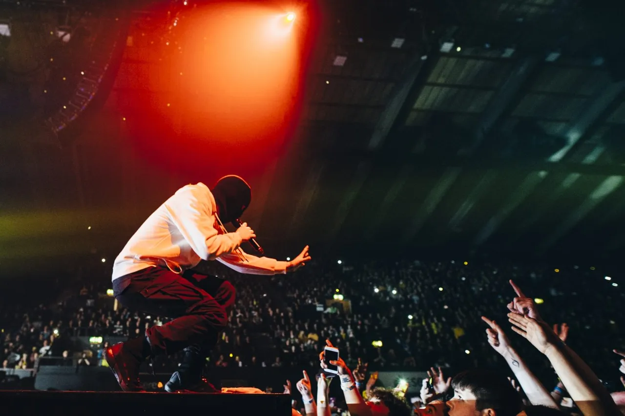 Twenty One Pilots light up Wembley Arena