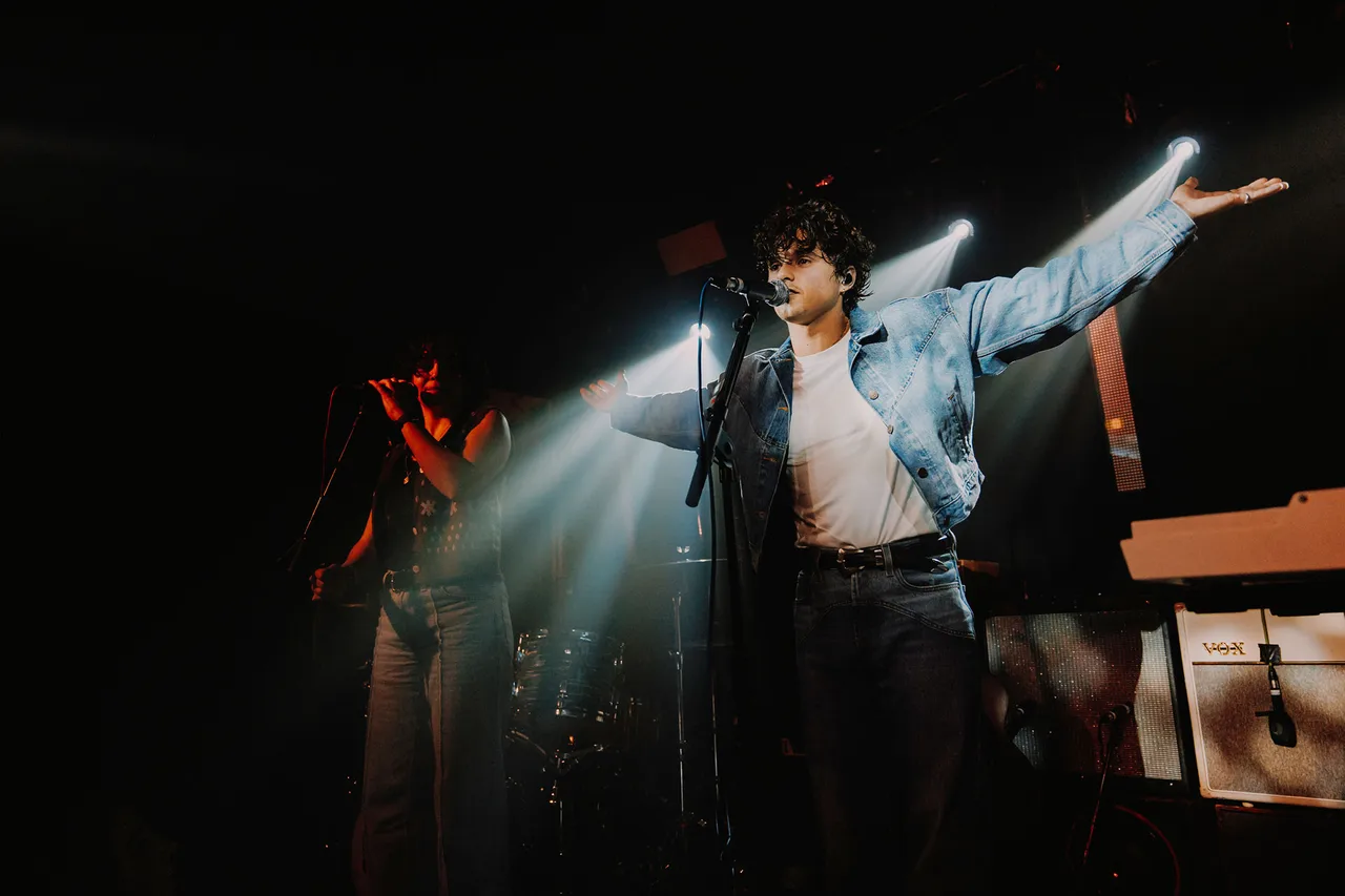 Bradley Simpson is in town and it's another Dork's Night Out for the history books