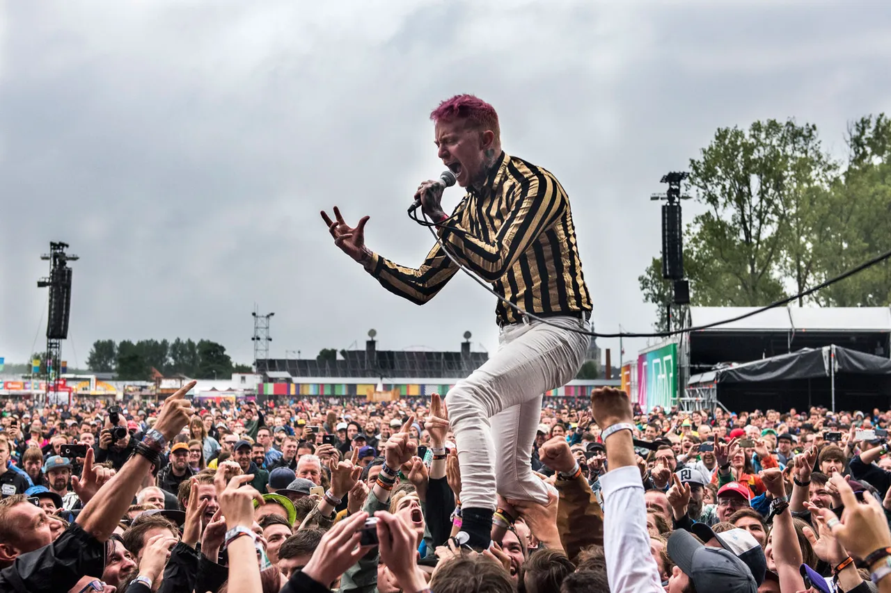 Frank Carter & Charli XCX raise the game at Rock Werchter