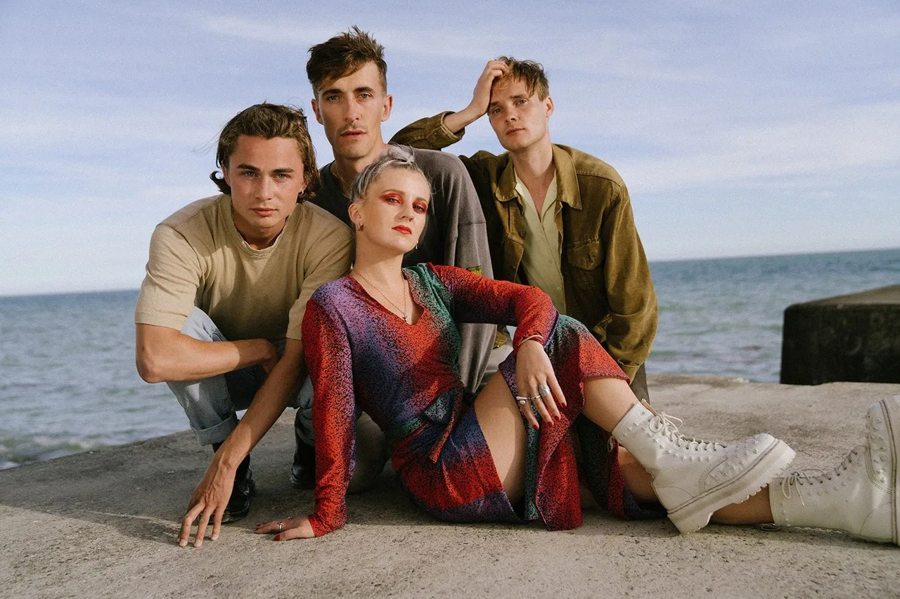 Slaves remain blunt and to the point at Reading 2016