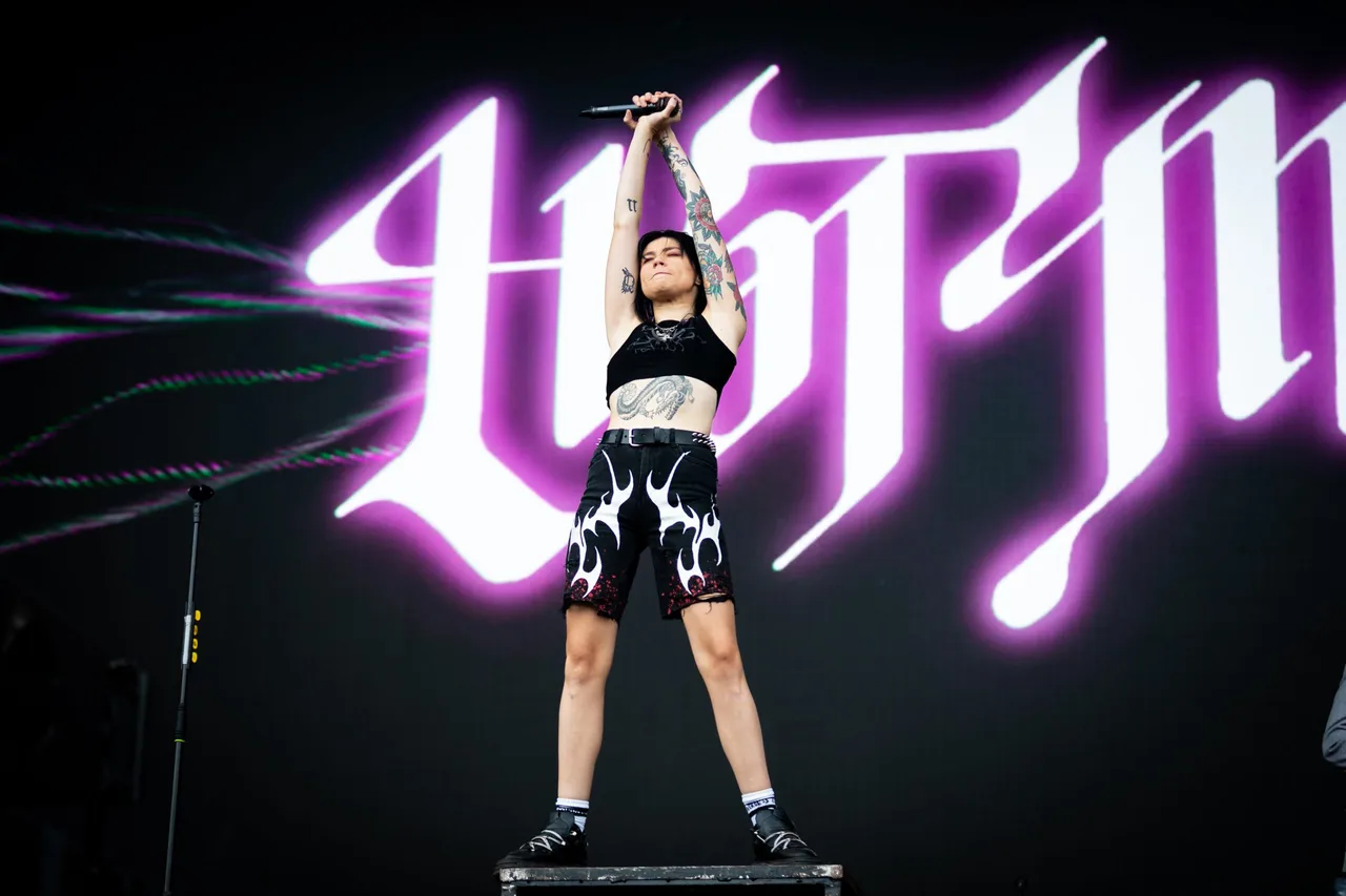 Hot Milk leave the stage with the crowd chanting their name at Reading 2023