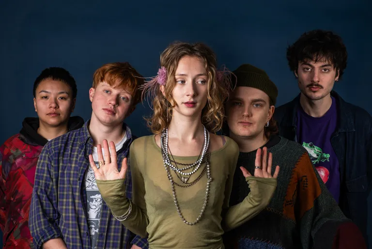 Truthpaste have dropped their debut EP ‘I Don’t Know Either’: “We do a bit of folk but we also rock out”