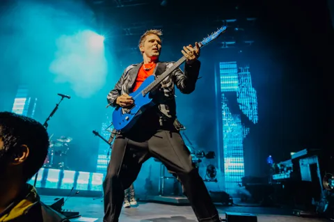 muse_brixton_academy_frances_beach-07.jpg