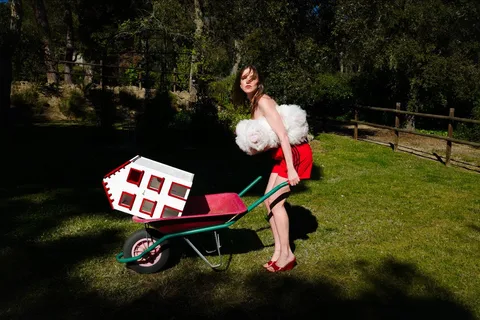 LALA HAYDEN has announced ‘Queen of Midnight’ with ‘GOODTHING’, a raw look at self-sabotage