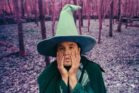 Isaac Holman has announced new Baby Dave album ‘Billy’ and shared ‘am i clean???’