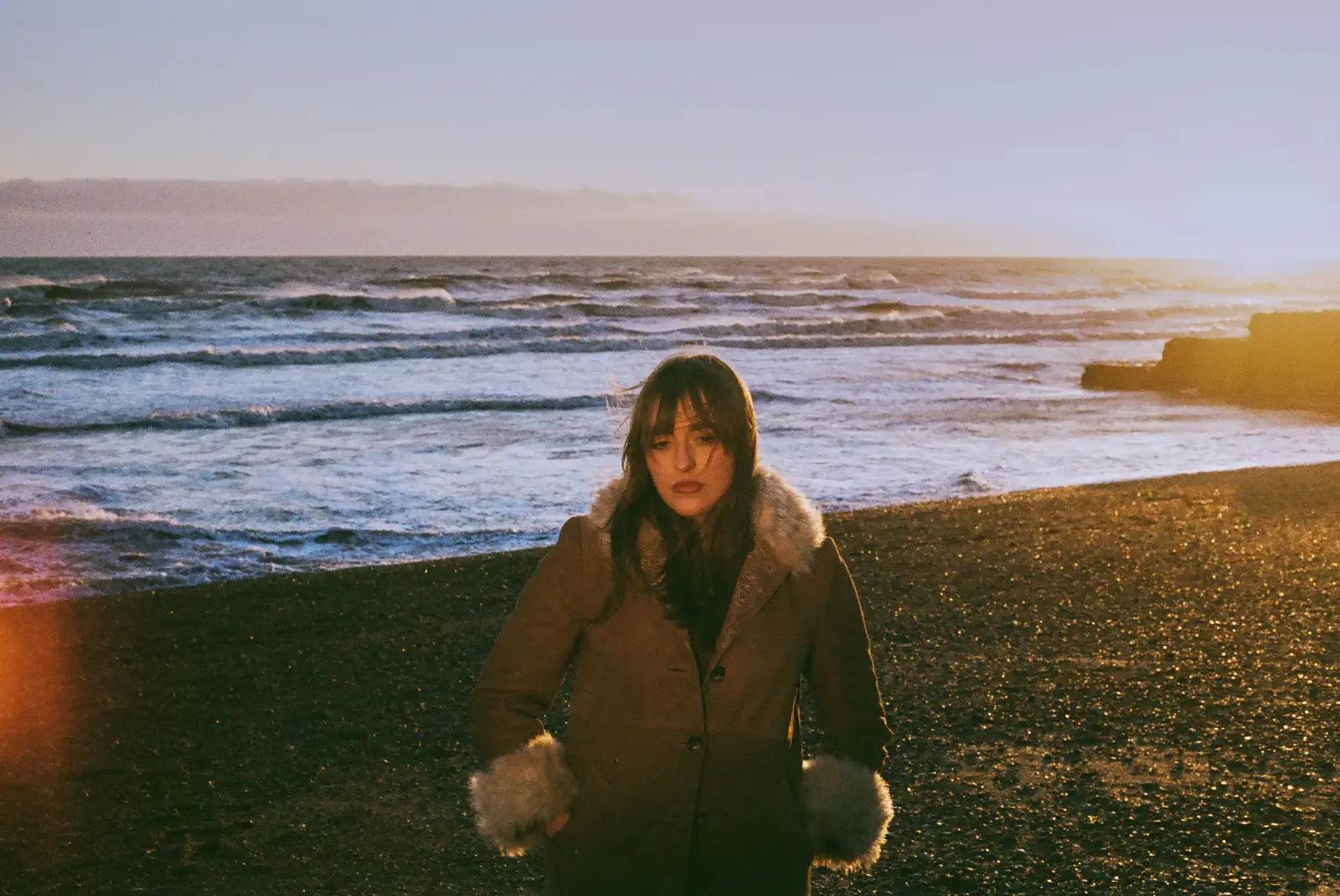 Nell Mescal has unveiled ‘Kissing the Ground’, a new track about overwhelming thoughts