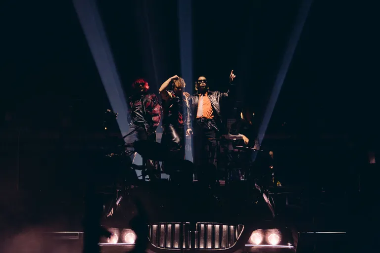 Everyone's a star in 5SOS' arena-sized pop satire