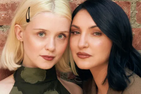 Maisie Peters and Julia Michaels have teamed up for new track 'Kingmaker'