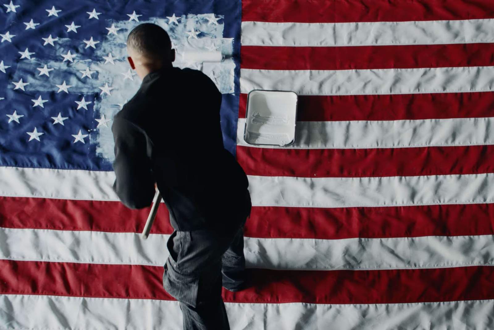 Vince Staples continues the ‘Cry Baby’ rollout with his politically-charged new single ‘White Flag’