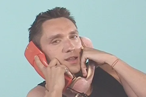 Oliver Sim has unveiled his new single 'Telephone Games'