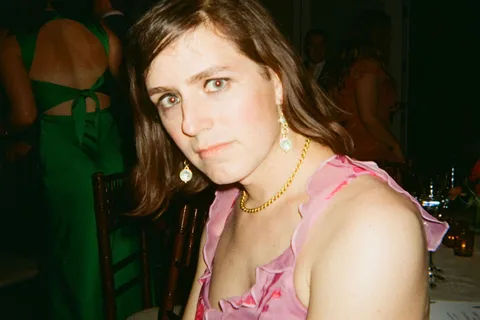 Ezra Furman has released her new "better than the Barbie movie" single, 'One Hand Free'